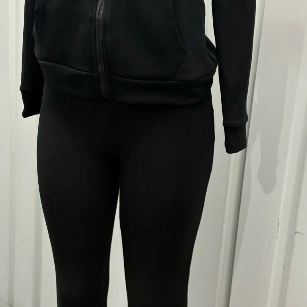 ALO Yoga women black set - Picture 2 of 2